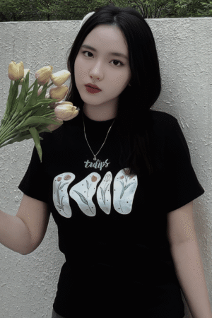 Alternative view of Áo thun Baby Tee hình hoa tylips